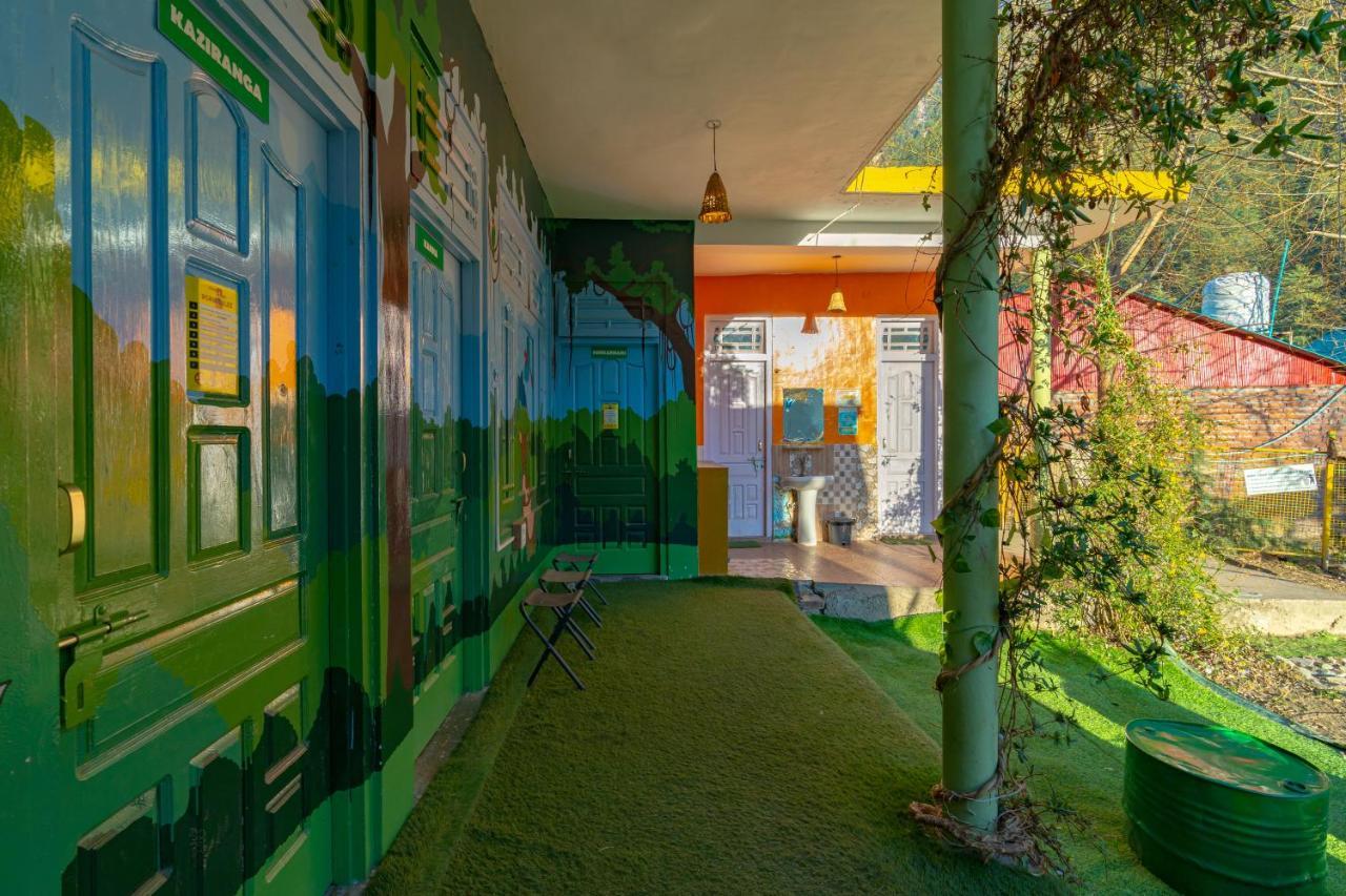 Jungle Hostel By Whoopers Касоль Экстерьер фото
