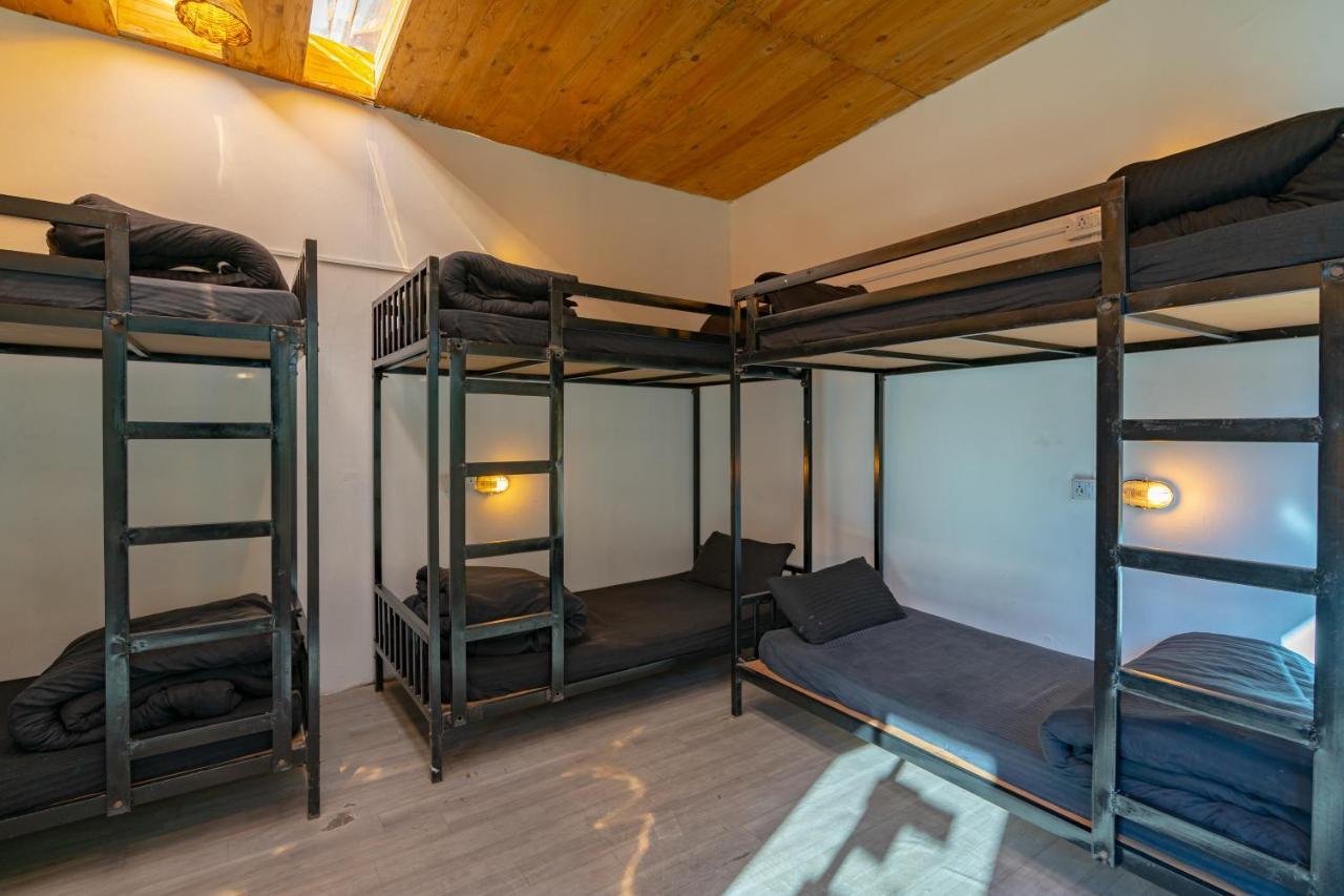 Jungle Hostel By Whoopers Касоль Экстерьер фото