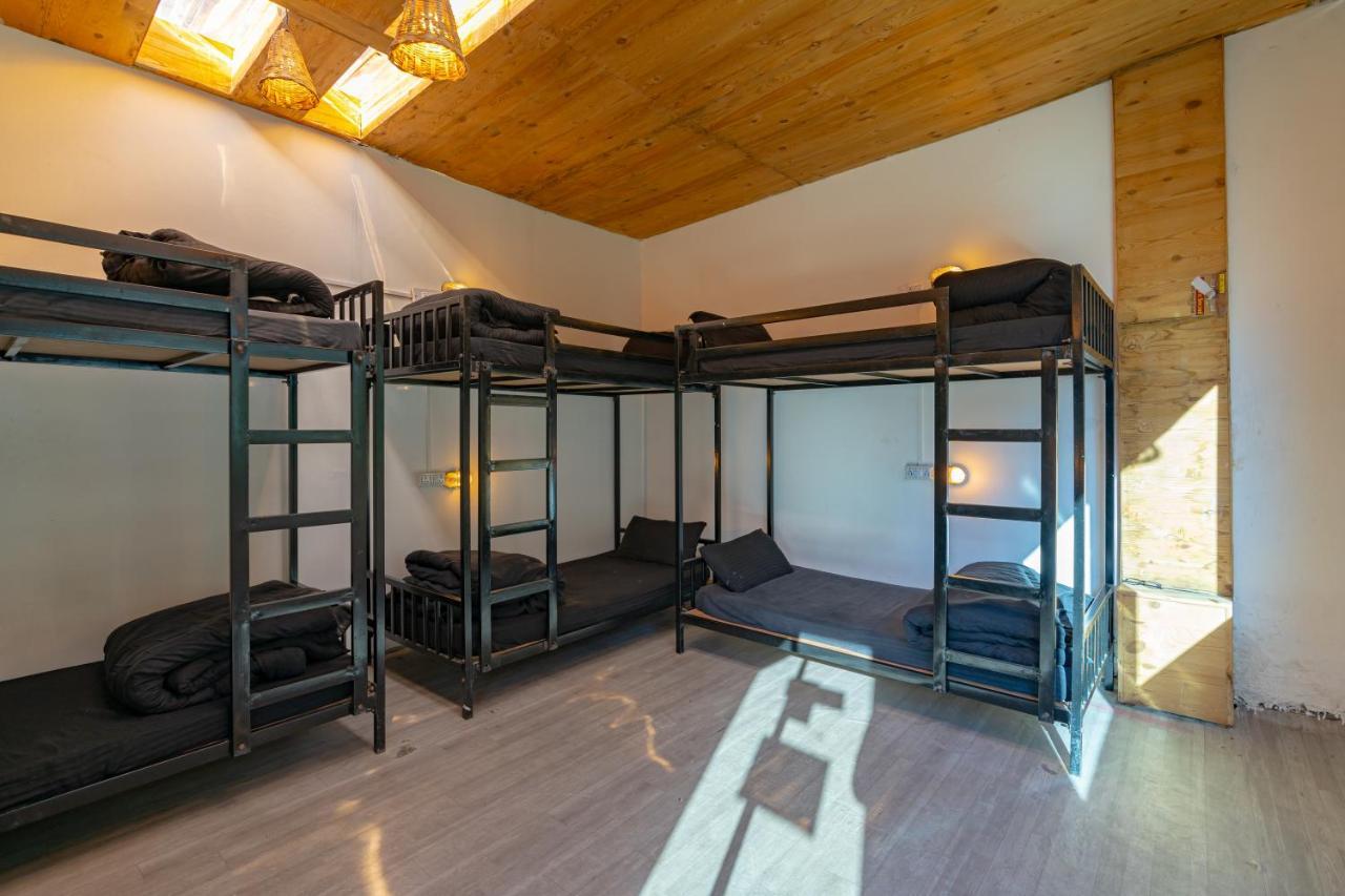Jungle Hostel By Whoopers Касоль Экстерьер фото