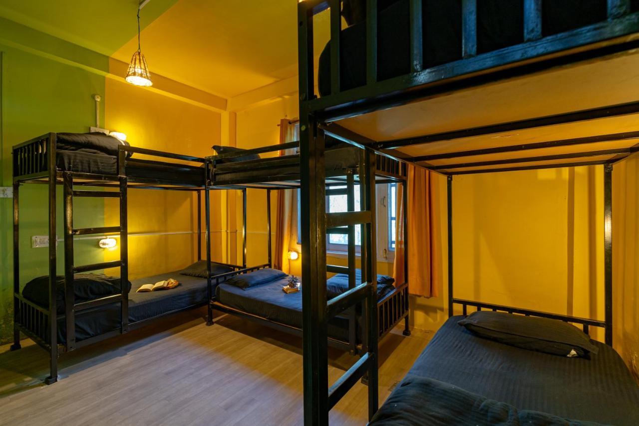 Jungle Hostel By Whoopers Касоль Экстерьер фото